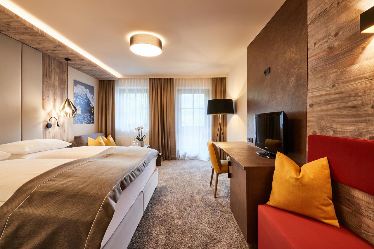 Hotel Der Postwirt 4*